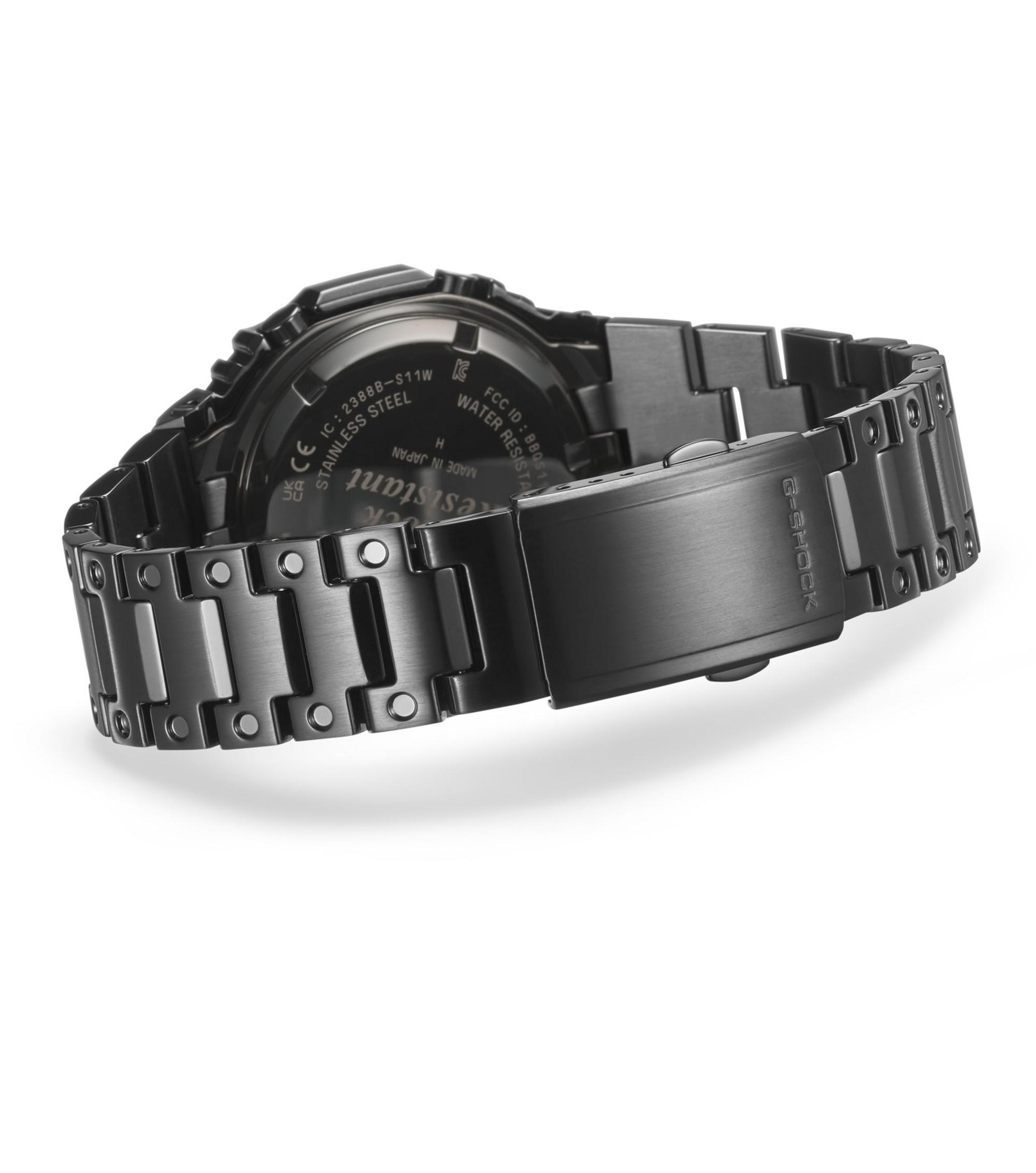 Anischt der Schließe der Casio G-Shock GM-B2100BD-1AER in komplett schwarz