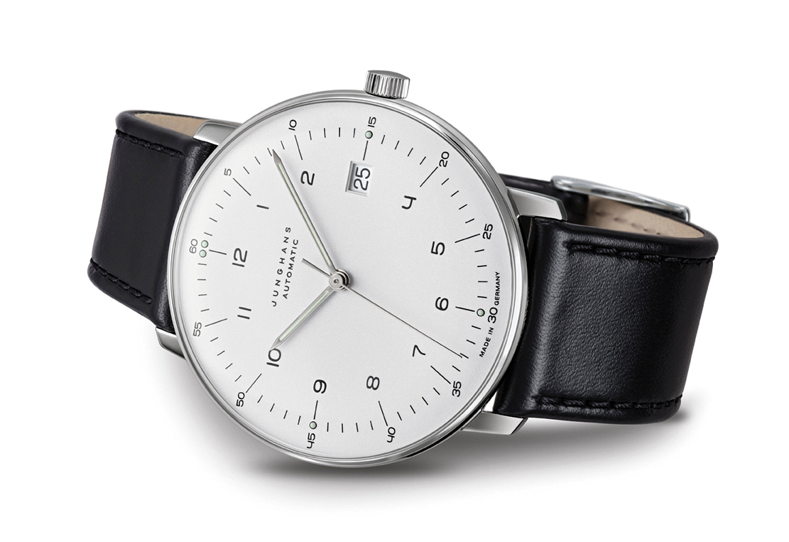 Junghans Max Bill Automatic mit Edelstahlgehäuse und schwarzem Lederarmband beautyshot