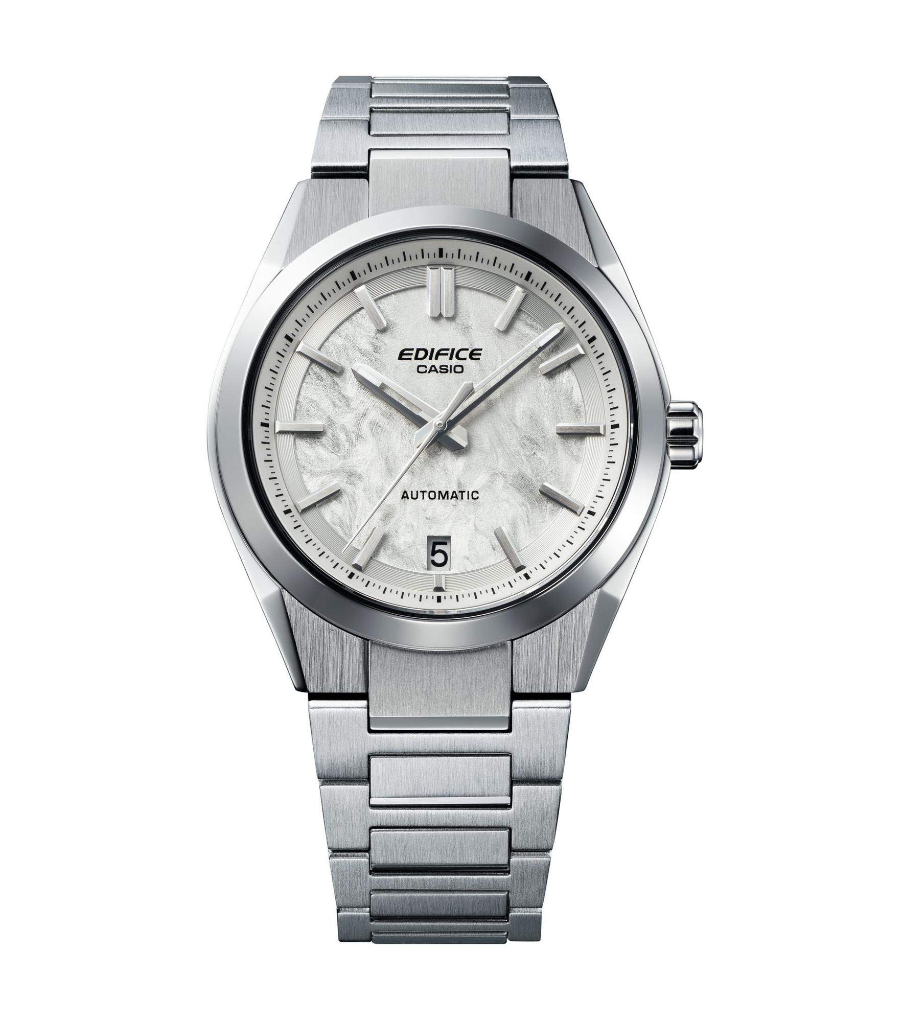 Beautyshot Casio Edifice EFK-100D-7A Seitenprofil mit Edelstahlgehäuse und verschraubter Krone