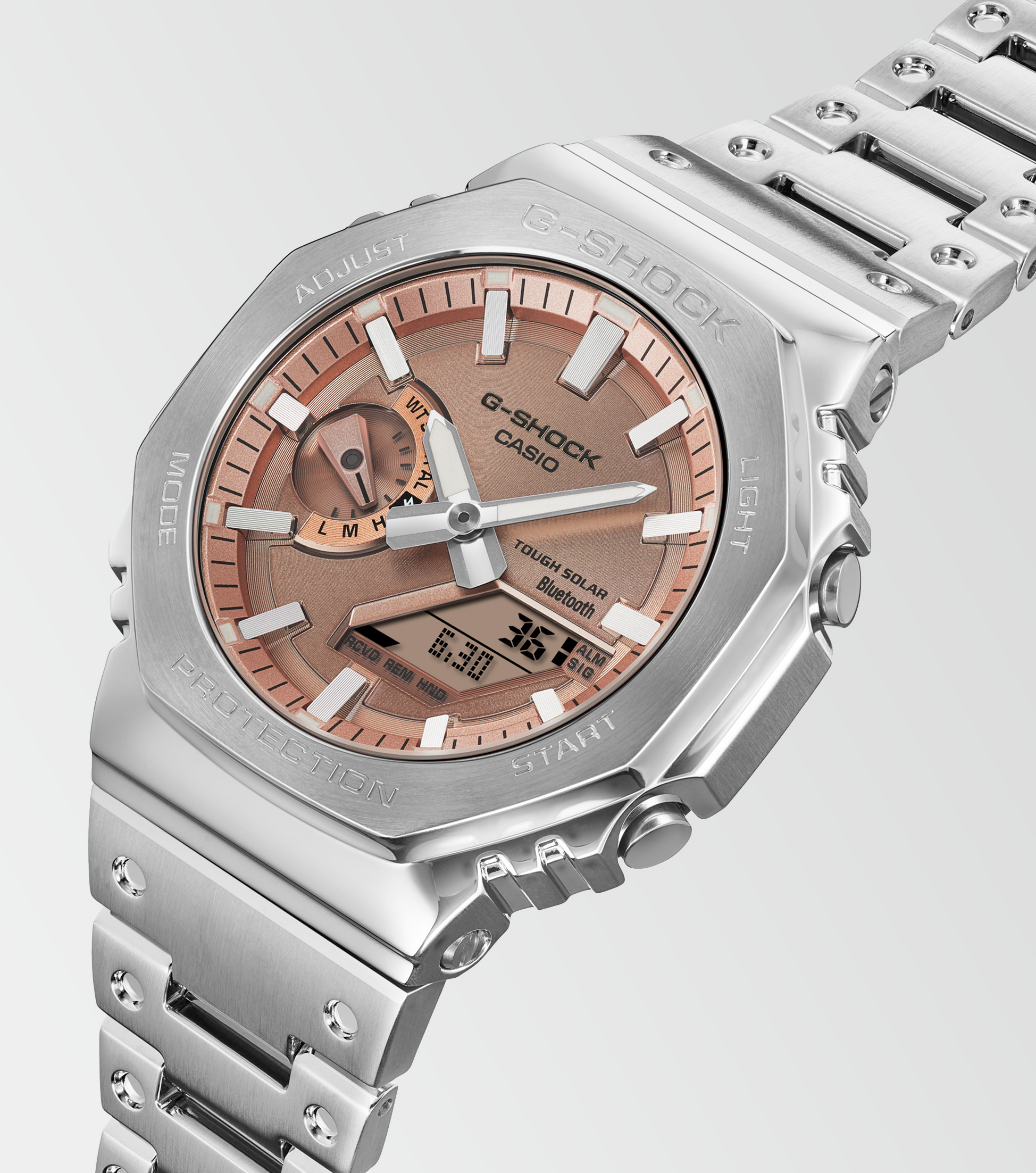 G-Shock GM-B2100AD-5AER beautyshot 2 G-SHOCK GM-B2100AD-5A Vollmetalluhr mit kupferfarbenem Zifferblatt und Lünette aus Stahl - beautyshot 2